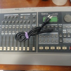 Roland VS-880 Digital Studio Workstation with Manual and Power Cord