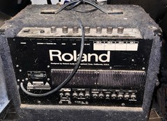Roland KC-300 80W Keyboard Instrument Amplifier 4-Channel Mixer EQ 2 Outputs
