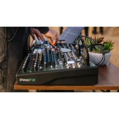 Mackie ProFX10 GO 10-Channel Battery-Powered Analog Mixer
