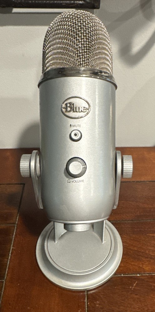 Cool Grey-Blue Yeti Professional Desk Microphone *READ DESC