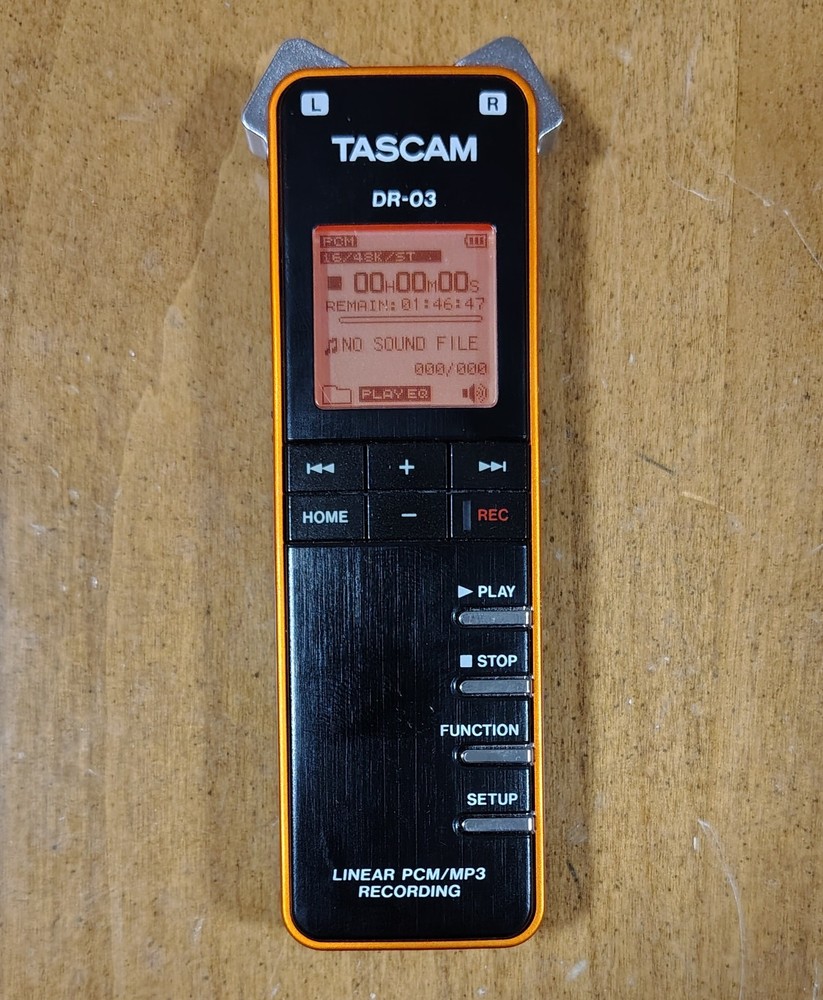 Tascam DR-03 Digital PCM Recorder WORKS comes with 2GB CD Card