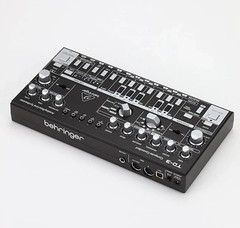 Behringer TD3BK Analog Bass Line Synthesizer – Black NEW
