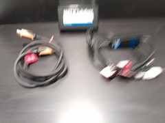 MIDI Solutions MultiVoltages THRU 1-in /2-out MIDI Through Box + BUNDLE *READ“