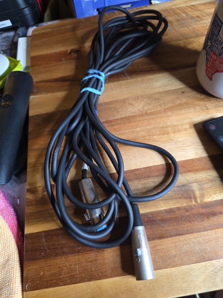 XLR cable 3-pin male to 3-pin female connector, Used Apprx 18′, TESTED & WORKING