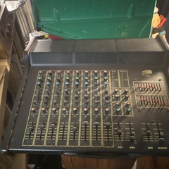 Biamp 829 Mixing Console 8-Channel 2-Bus Main & Monitor Equalizer Tabletop