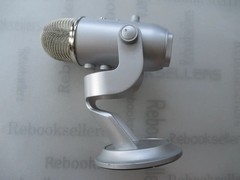 Logitech Creators Blue Yeti USB Microphone for Gaming, Streaming, Podcast, You..