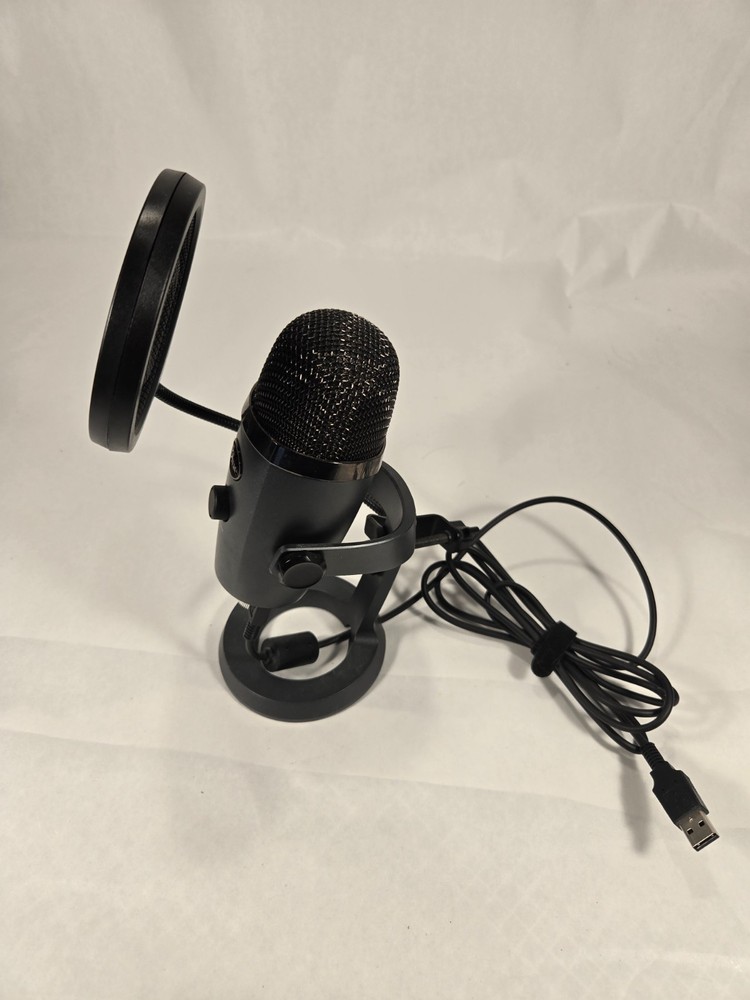 Logitech Blue Yeti Nano Black Premium USB Microphone 888-000154 + Pop Filter