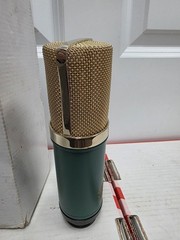 Mxl V67G Large Capsule Condenser Microphone w/ Mount – Green – Studio Recording