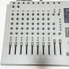 Tascam 488 Portastudio 8-Track Cassette Tape Recorder Vintage Powers On JUNK