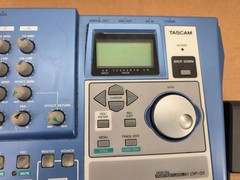 TASCAM DIGITAL PORTASTUDIO DP-01 RECORDING WORKSTATION