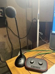 Focusrite Vocaster One Audio Interface with Desktop Conference Microphone set