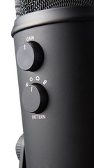 Blue Microphones Yeti (Blackout) Professional Multi-Pattern USB Mic Bundle
