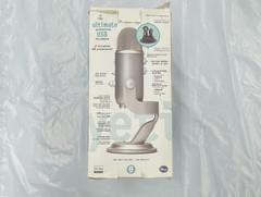 Blue Yeti USB Professional Microphone Recording Streaming Used No Wires Free S+H