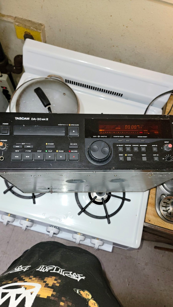 TASCAM DA-30MKII DAT Digital Recorder Rack-Mountable AES/EBU Coax In