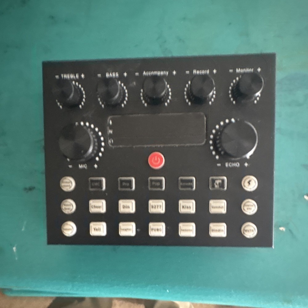Live USB-C Audio Interface 2 Mic Inputs 44.1kHz 16bit Echo Bass Treble Control