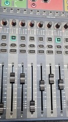 Soundcraft Si Expression 1 Digital Mixer Console w/Hard Case Attached