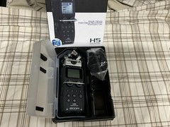Zoom H5 Handy Digital Recorder 4-Track w/ XYH-5 Mic, 24-bit/96kHz