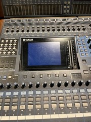 Yamaha DM1000 Digital Mixing Console W/ Optional Full Meter Bridge