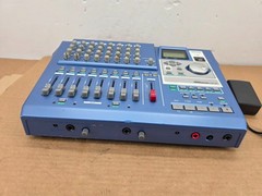 TASCAM DIGITAL PORTASTUDIO DP-01 RECORDING WORKSTATION