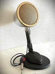 Vintage 1930’s-style Customized Desktop „Announce“ Dynamic Microphone, working
