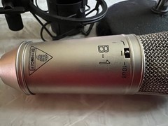 Behringer B-1 Microphone w/stand and Shockmount