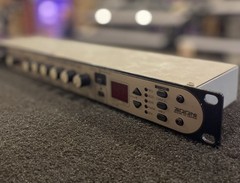 1996 Zoom Studio 1204 Digital Multi Effects Processor Silver w/ Power Cable