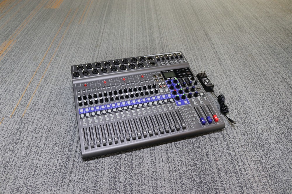 Zoom LiveTrak L-20 Digital Recording/Mixing Console