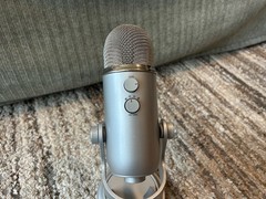 Blue Yeti Professional Multi-Pattern USB Condenser Microphone – Silver