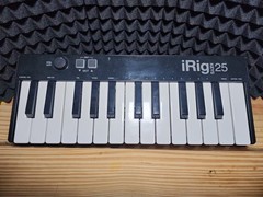 IK Multimedia IRig Keys Mini 25 Key USB MIDI Keyboard Used