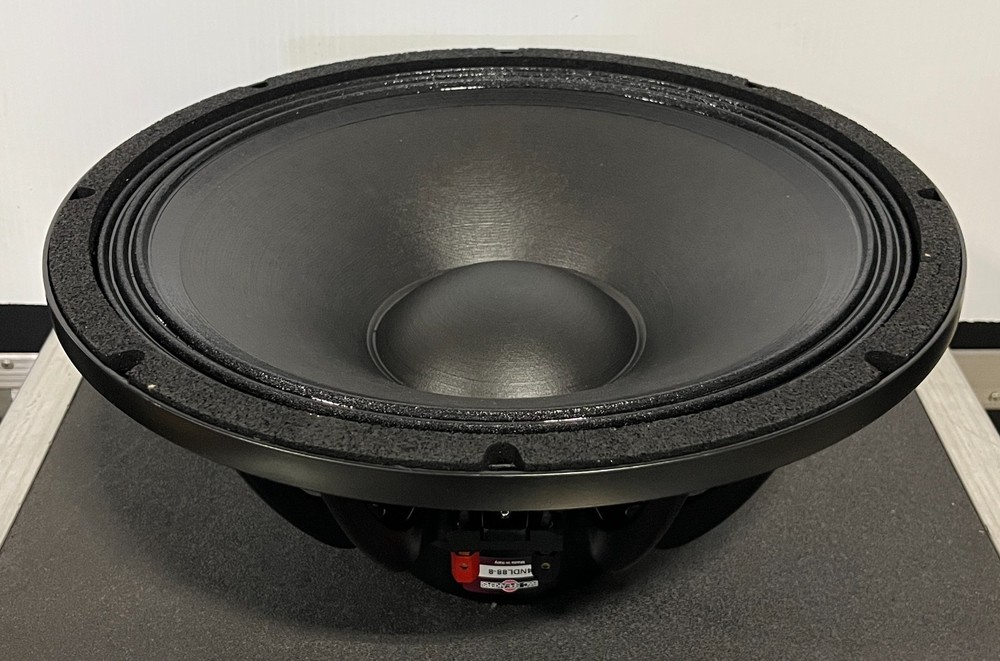 B&C 14NDL88-8 13.5″ Neodymium Low Frequency Woofer, 8 Ohm