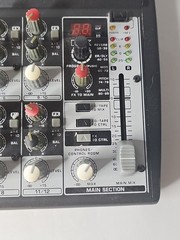 Behringer XENYX 1202 Mixing Console, 12-Channel, 4 Mic Inputs w/ Cables