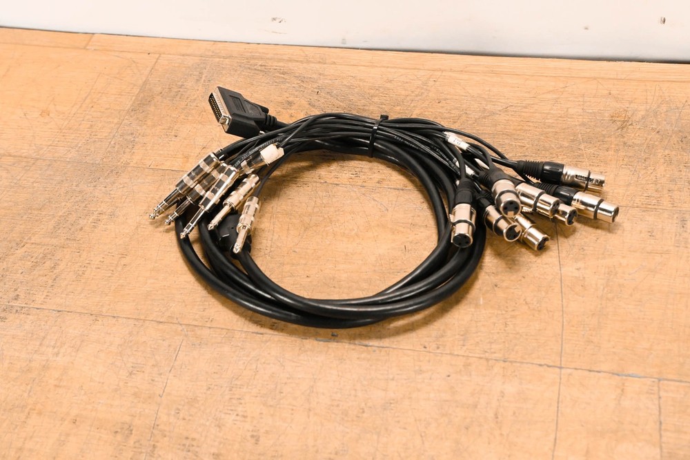 Unbranded DB25 Male to (8x)XLRF and (8x)TRS – 10ft CG01UAQ