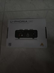 Behringer U-Phoria UM2