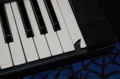 Lowrey Micro Genie V-120/ V120 String Synthesizer Keyboard Analog Drum Machine