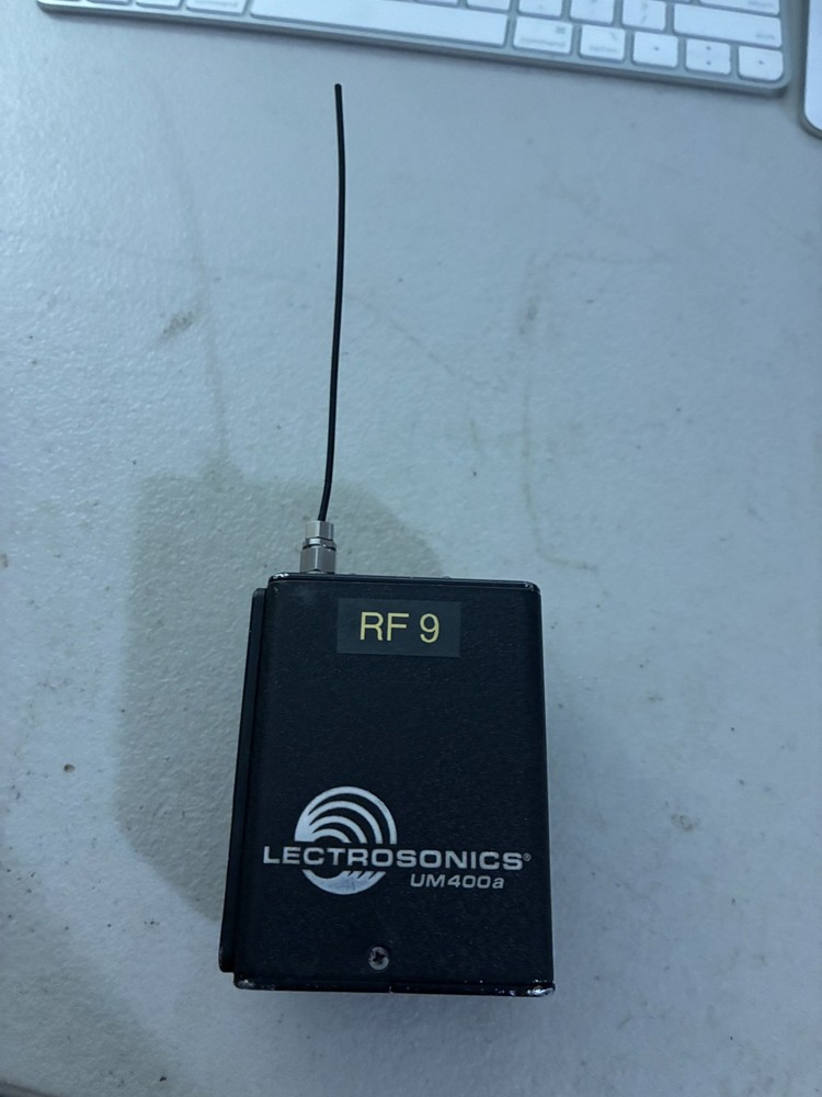Lectrosonics UM400a Digital Hybrid Transmitter- Block 21 ( 537-563 Mhz) #9