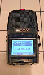 Zoom H2n Handy Recorder Portable Digital Audio Recorder w/ 16GB SD Card USB