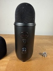 Blue Microphones – Blackout Yeti USB Multi-Pattern Microphone – Black NO CORD
