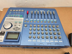 TASCAM DIGITAL PORTASTUDIO DP-01 RECORDING WORKSTATION