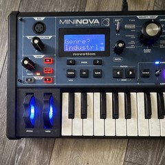 Novation MiniNova 37-Key Digital Synth Keyboard Vocoder Arpeggiator NO MIC