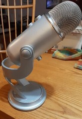 Blue Yeti Professional Multi-Pattern USB Condenser Microphone – Untested