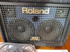 Roland KC-110 Keyboard Amplifier, Compact & Battery-Powered, Excellent Condition