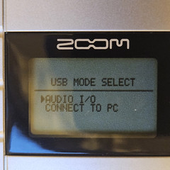 Zoom H4 Handy Recorder 4-Track Digital Complete New Open Box with CD Bundle