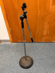 vintage Peavey Adjustable Microphone Stand with Cast Iron Base – Made in Taiwan