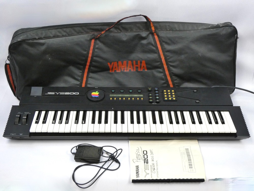 Vintage Yamaha YS200 61-Key Digital FM Synthesizer w/ Case, Pedal, Manual