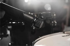 SM57 Dynamic Microphone – Wired Cardioid XLR Instrument Handheld Mic for Guitar
