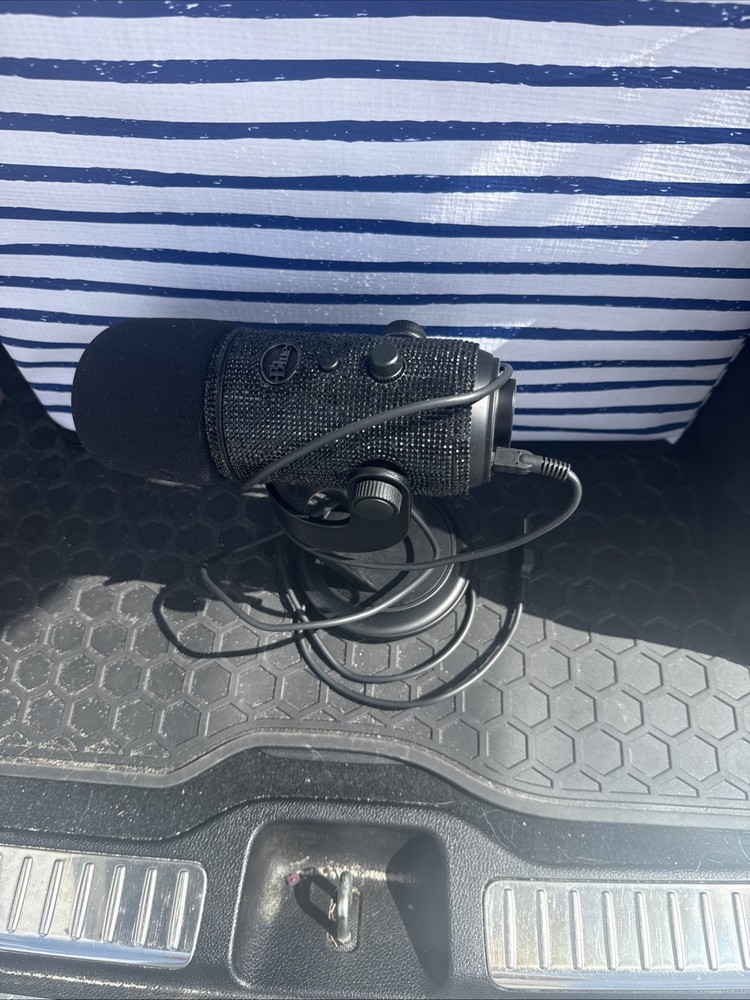 Blue Microphones Blackout Yeti USB Microphone – Black Sparkle Glitter