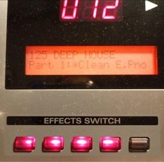 Roland MC-808 Sampling Groovebox Sequencer Sampler Drum Machine Tested Working