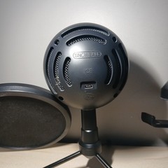 Blue Snowball Ice Microphone + Knox Gear Pop Filter & Mount Adjustable Arm
