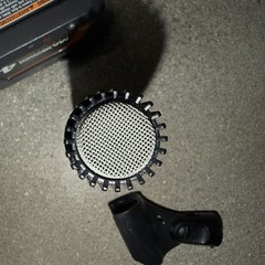 Shure SM57 Wired XLR Dynamic Microphone with Clip – GENUINE Shure – ONE