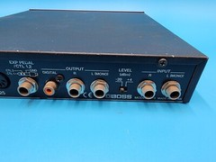 BOSS VF-1 Guitar Multi Effect Processor 24 Bit Half Rack Audio EQ Bass COSM